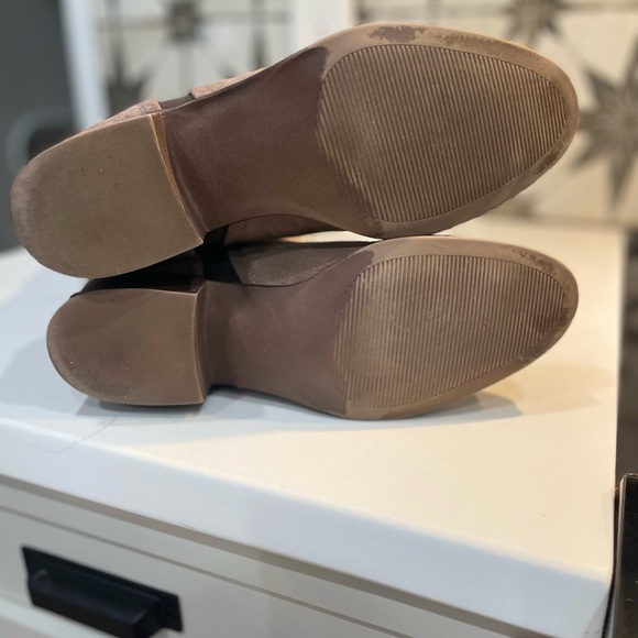 Steve Madden Pullon Taupe Suede Boots, Size 8.5 - Picture 5 of 8